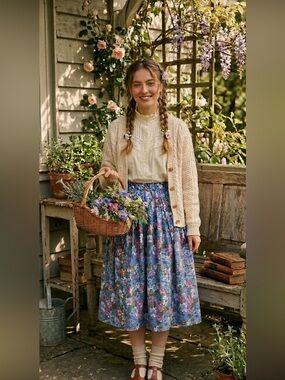 Vintage Floral 90s Pleated Midi Skirt - size 12 32” Waist